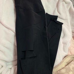 ALO RIPPED warrior leggings